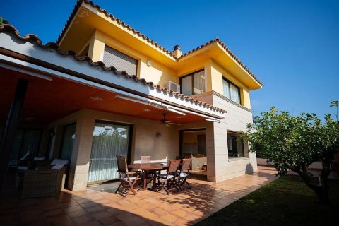 Huvila myytävänä Barcelona, Espanja, 5 huonetta, 532 m2 No. 138578 - kuva 3