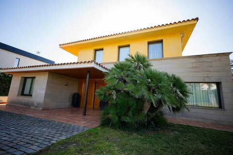 Huvila myytävänä Barcelona, Espanja, 5 huonetta, 532 m2 No. 138578 - kuva 4