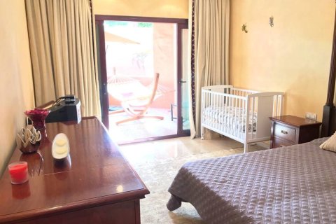 Продажа квартиры в Эстепона, Малага, Испания 2 спальни, 210м2 №166132 - фото 17