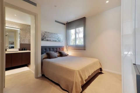 Villa for sale Castelldefels, Barcelona, Spain 4 rooms, 500 sq.m. No. 138581 - photo 14