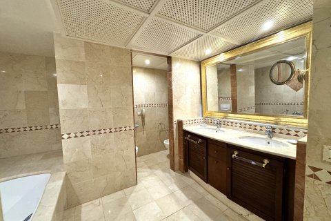 Продажа квартиры в Эстепона, Малага, Испания 2 спальни, 210м2 №166132 - фото 9