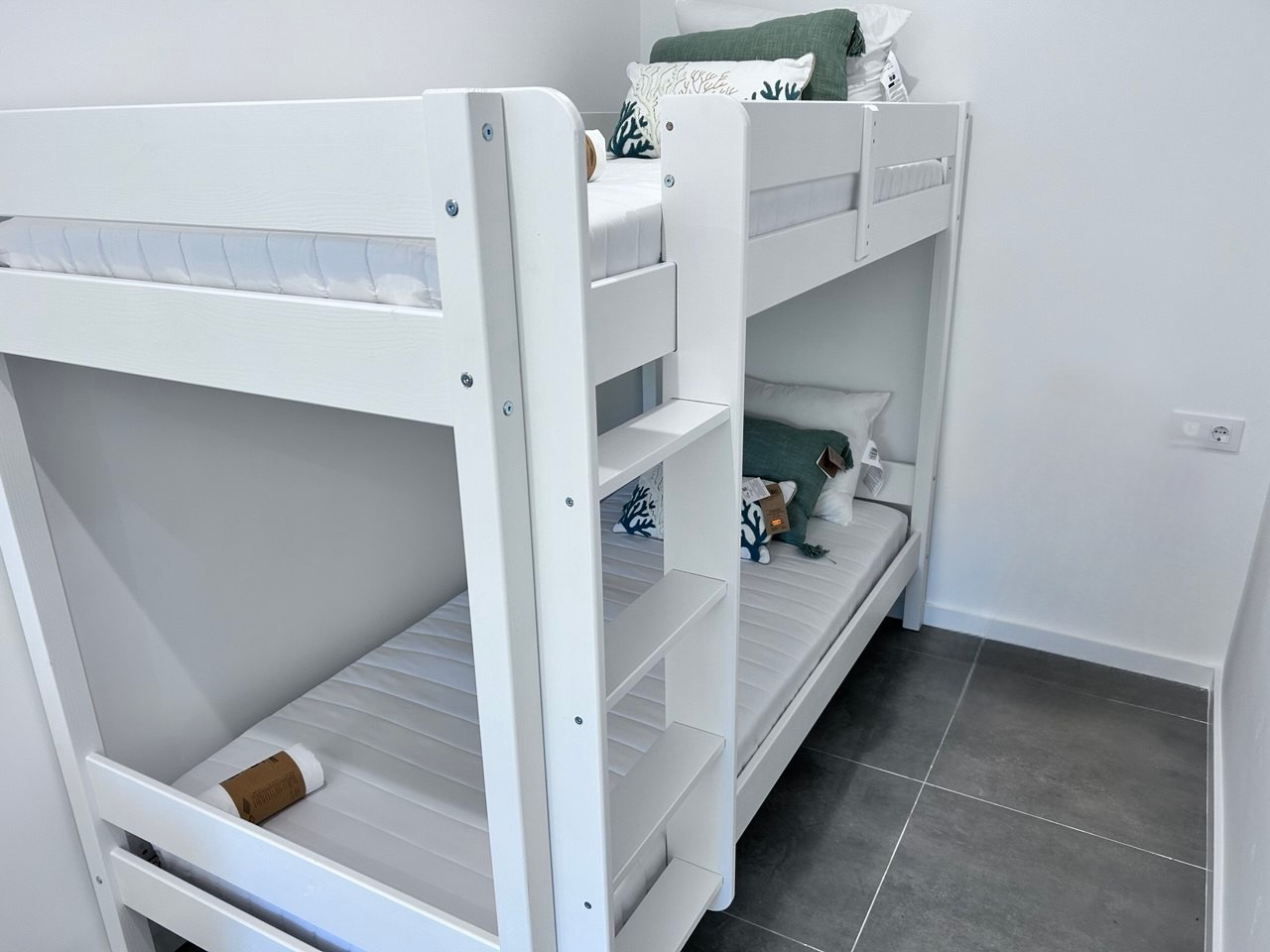Lägenhet i Empuriabrava, Girona, Spanien 2 rum, 79 kvm. Nr. 143859