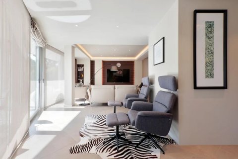 Villa for sale Castelldefels, Barcelona, Spain 4 rooms, 500 sq.m. No. 138581 - photo 7