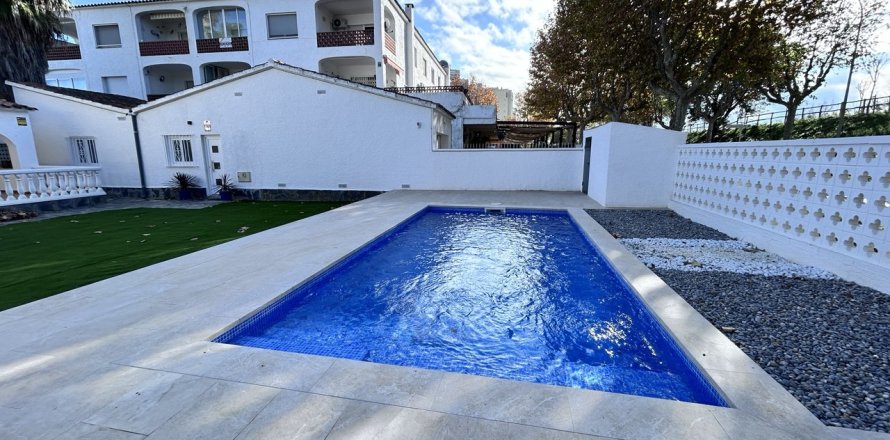 Lägenhet i Empuriabrava, Girona, Spanien 2 rum, 59 kvm. Nr. 143860