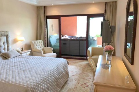 Продажа квартиры в Эстепона, Малага, Испания 2 спальни, 210м2 №166132 - фото 15