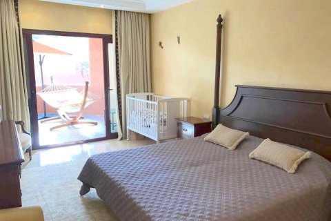 Продажа квартиры в Эстепона, Малага, Испания 2 спальни, 210м2 №166132 - фото 14