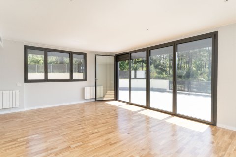 Townhouse for sale Teia, Barcelona, Spain 4 rooms, 253 sq.m. No. 138583 - photo 6
