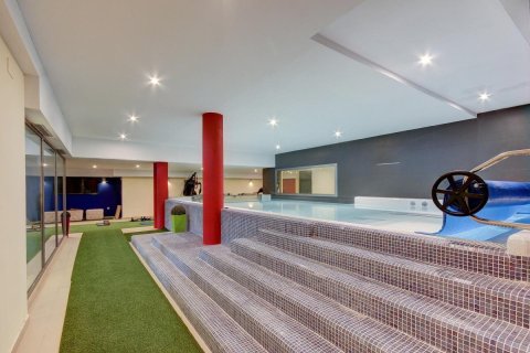Villa pārdošanā Castelldefels, Barcelona, Spānijā 8 istabas, 945 m2 Nr. 138258 - attēls 17