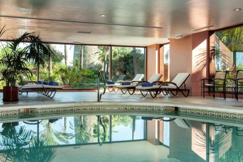 Продажа квартиры в Эстепона, Малага, Испания 2 спальни, 210м2 №166132 - фото 7