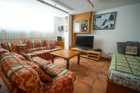 Huvila myytävänä Barcelona, Espanja, 5 huonetta, 532 m2 No. 138578 - kuva 28