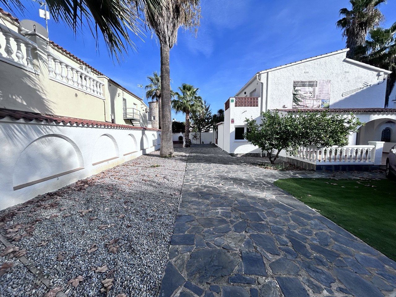 Lägenhet i Empuriabrava, Girona, Spanien 2 rum, 79 kvm. Nr. 143859
