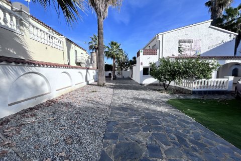 Lägenhet till salu i Empuriabrava, Girona, Spanien 2 rum, 79 kvm. Nr. 143859 - foto 25