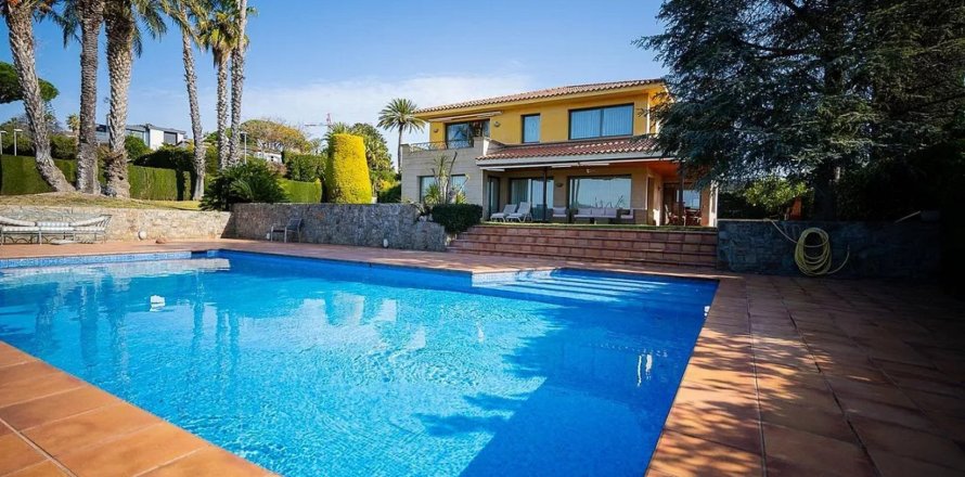 Huvila Barcelona, Espanja 5 huonetta, 532 m2 No. 138578