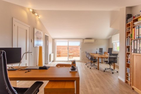 Villa for sale El Masnou, Barcelona, Spain 4 rooms, 400 sq.m. No. 138582 - photo 28