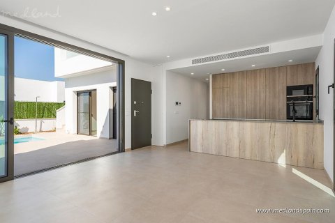 Villa for sale in Santiago de la Ribera, Murcia, Spain 3 bedrooms, 110 sq.m. No. 167859 - photo 2