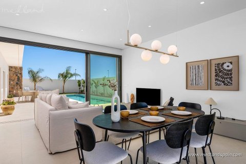 Villa for sale in Santiago de la Ribera, Murcia, Spain 3 bedrooms, 140 sq.m. No. 167858 - photo 2