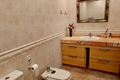 Сasa en venta en Barcelona, España 4 dormitorios, 206 m2 No. 153710 - foto 16