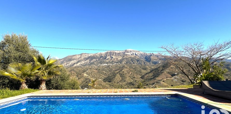 Дом в Канильи де Асейтуно, Малага, Испания 3 спальни, 130м2 №153712