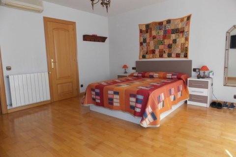 Villa à vendre Badalona, Barcelona, Espagne, 3 chambres, 240 m2 No. 133451 - photo 17