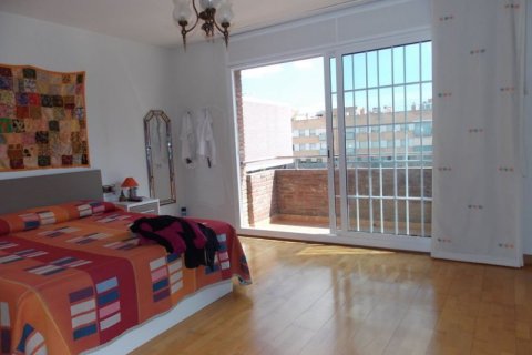 Villa à vendre Badalona, Barcelona, Espagne, 3 chambres, 240 m2 No. 133451 - photo 19