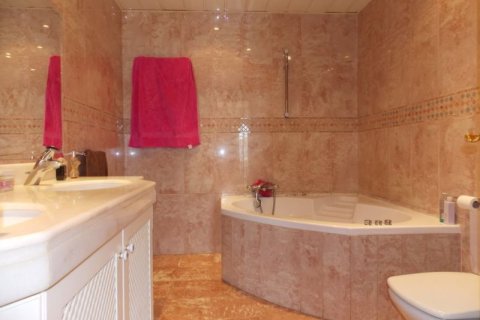 Villa à vendre Badalona, Barcelona, Espagne, 3 chambres, 240 m2 No. 133451 - photo 21