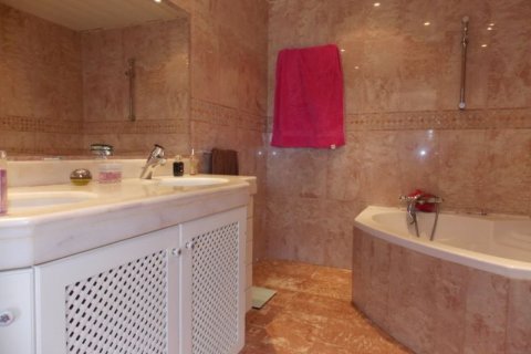 Villa à vendre Badalona, Barcelona, Espagne, 3 chambres, 240 m2 No. 133451 - photo 22