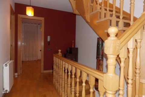 Villa à vendre Badalona, Barcelona, Espagne, 3 chambres, 240 m2 No. 133451 - photo 27