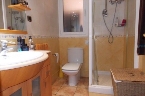 Villa à vendre Badalona, Barcelona, Espagne, 3 chambres, 240 m2 No. 133451 - photo 15