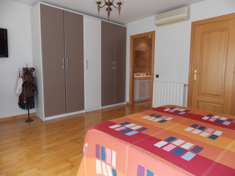 Villa in Badalona, Barcelona, Spain 3 bedrooms, 240 sq.m. No. 133451