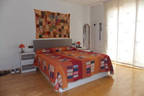 Villa à vendre Badalona, Barcelona, Espagne, 3 chambres, 240 m2 No. 133451 - photo 18