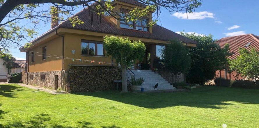 Dom w Villaturiel, Leon, Hiszpania 5 sypialni, 1165 mkw. nr 153913