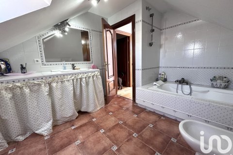 Dom w Villaturiel, Leon, Hiszpania 5 sypialni, 1165 mkw. nr 153913 – zdjęcie 23