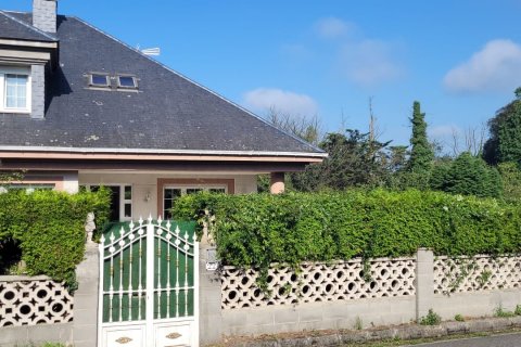 Продажа дома в Эль Франко, Астурия, Испания 5 спален, 334м2 №153915 - фото 2