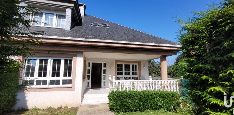 Дом в Эль Франко, Астурия, Испания 5 спален, 334м2 №153915