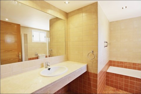 Huoneisto vuokrattavana Santa Ponsa, Mallorca, Espanja, 3 makuuhuonetta, 115 m2 No. 139878 - kuva 8