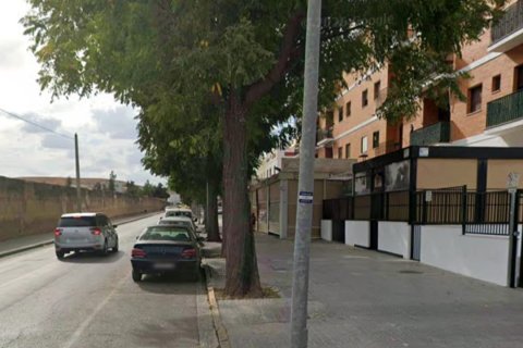 Townhouse for sale in Ecija, Seville, Spain 3 bedrooms, 175 sq.m. No. 188347 - photo 9
