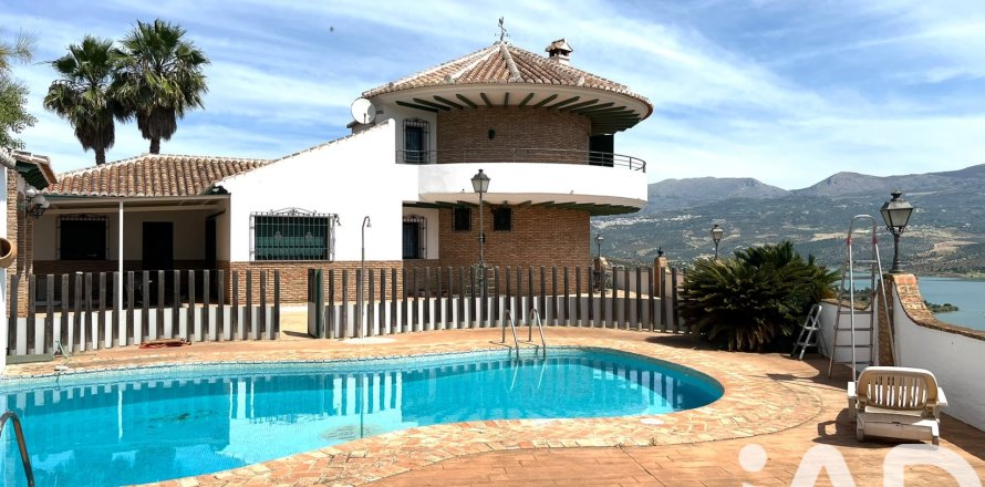 House à Vinuela, Malaga, Espagne 6 chambres, 320 m2 No. 188352