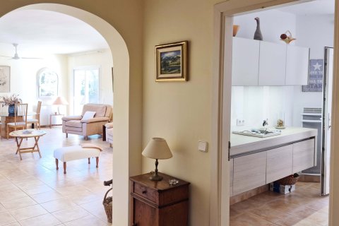 Villa for sale in Nova Santa Ponsa, Mallorca, Spain 3 bedrooms, 188 sq.m. No. 142673 - photo 7