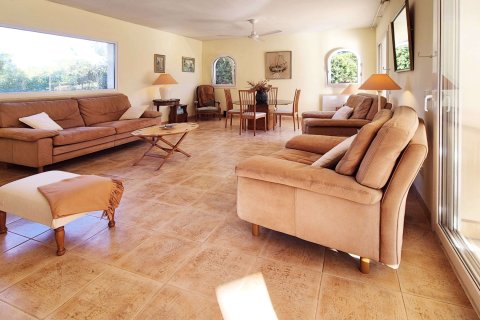 Villa for sale in Nova Santa Ponsa, Mallorca, Spain 3 bedrooms, 188 sq.m. No. 142673 - photo 8