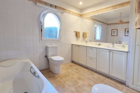 Villa for sale in Nova Santa Ponsa, Mallorca, Spain 3 bedrooms, 188 sq.m. No. 142673 - photo 14