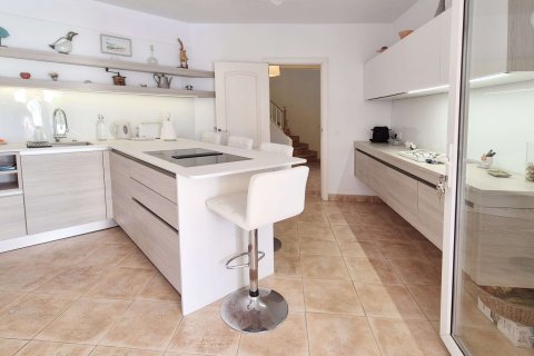 Villa for sale in Nova Santa Ponsa, Mallorca, Spain 3 bedrooms, 188 sq.m. No. 142673 - photo 10