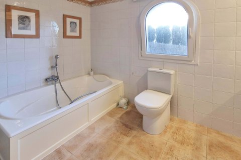 Villa for sale in Nova Santa Ponsa, Mallorca, Spain 3 bedrooms, 188 sq.m. No. 142673 - photo 16