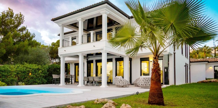 Villa in Santa Ponsa, Mallorca, Spain 4 bedrooms, 380 sq.m. No. 142672