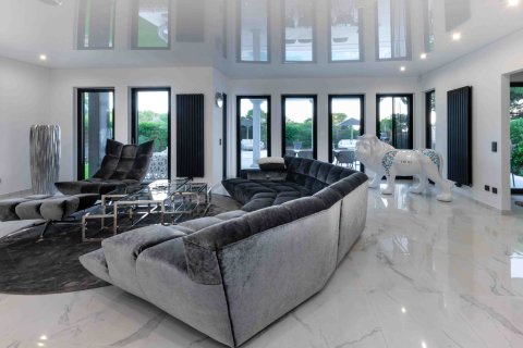 Villa for sale in Santa Ponsa, Mallorca, Spain 4 bedrooms, 380 sq.m. No. 142672 - photo 14