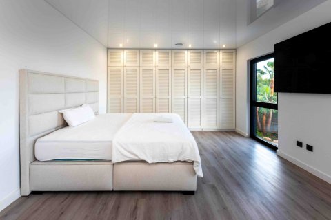 Villa for sale in Santa Ponsa, Mallorca, Spain 4 bedrooms, 380 sq.m. No. 142672 - photo 26