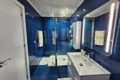 Bungalowi myytävänä El Limonar, Malaga, Espanja , 64 m2 No. 183018 - kuva 28