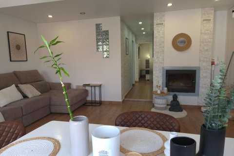 Bungalowi myytävänä El Limonar, Malaga, Espanja , 64 m2 No. 183018 - kuva 4
