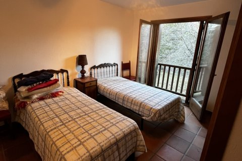 Dom w Girona, Hiszpania 4 sypialnie, 253 mkw. nr 152509 – zdjęcie 8