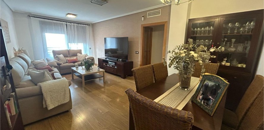 Apartment Torrevieja, Alicante, Spain 4 bedrooms, 167 sq.m. No. 115474