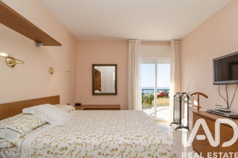 Kaupunkipientalo myytävänä Sitges, Barcelona, Espanja, 5 makuuhuonetta, 201 m2 No. 172789 - kuva 17